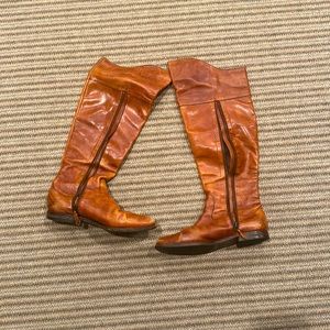 Great boots. Need a bit of rebuffing at toes but otherwise in good shape !